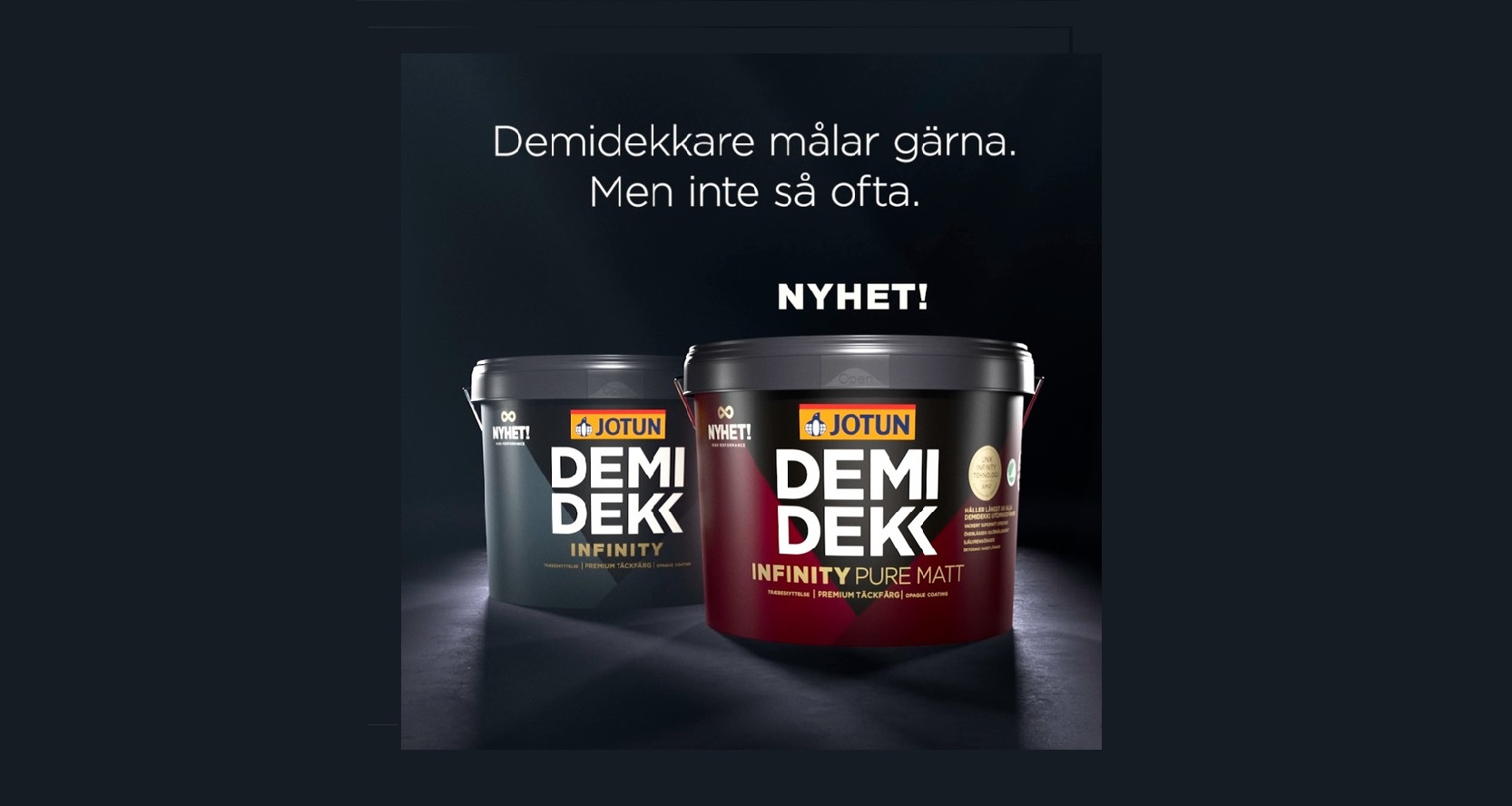 FÄRGBURK MED TRÄPANEL I BAKGRUNDEN